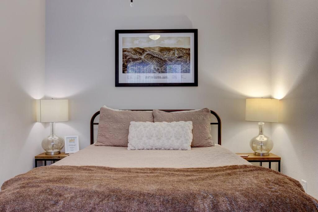 Mountain Bungalow-Walk To Downtown/Biker'S Dream! هوت سبرنغز المظهر الخارجي الصورة