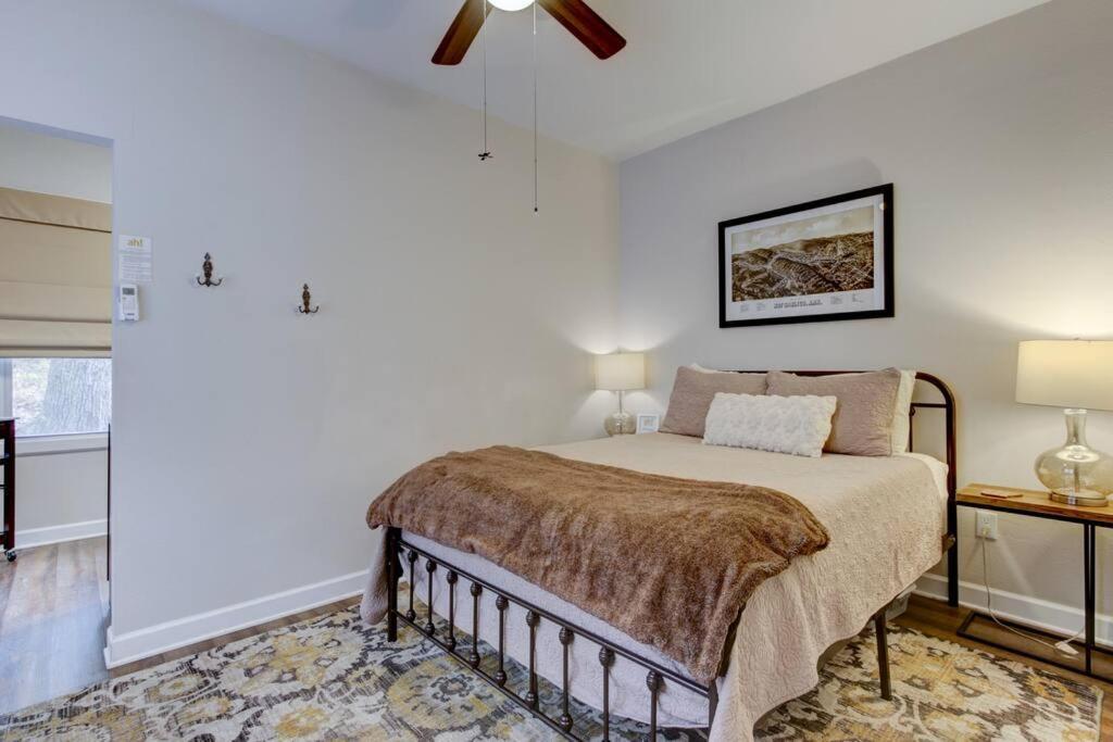 Mountain Bungalow-Walk To Downtown/Biker'S Dream! هوت سبرنغز المظهر الخارجي الصورة